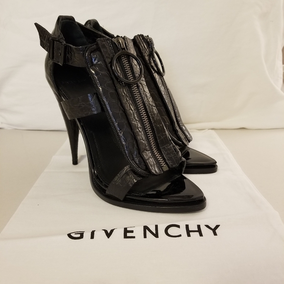 *Host Pick* Givenchy Black Leather Sandals Heels Authentic - Picture 2 of 9